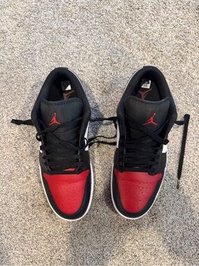 Air Jordan 1 Low Bred Toe - Black, Red, White
